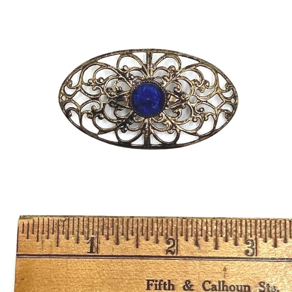 1940s Filigree Oval Brooch‎ Gold Tone Blue Glass Stone Victorian Style Pin